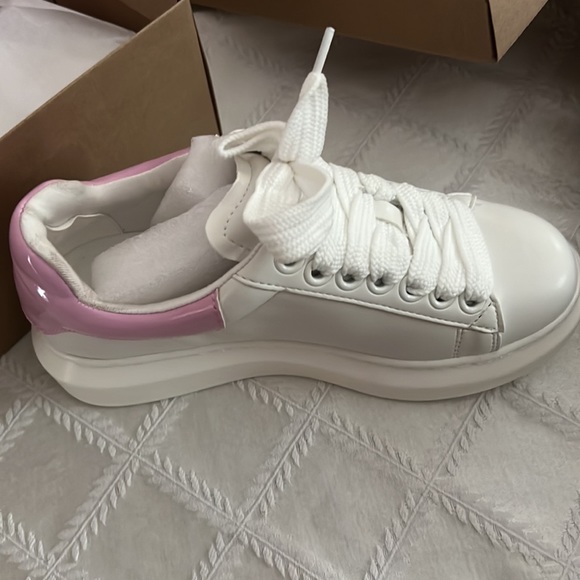Steve Madden brand new sneakers ! - Picture 3 of 6